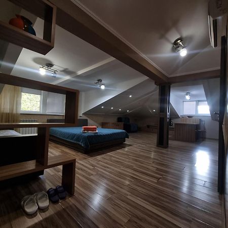 Apartments On Mustafa Ozturk Αλμάτι Εξωτερικό φωτογραφία