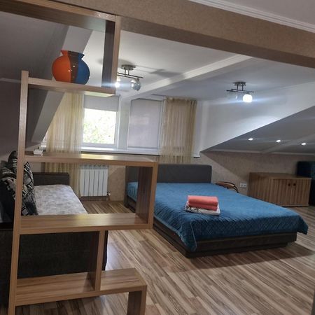 Apartments On Mustafa Ozturk Αλμάτι Εξωτερικό φωτογραφία