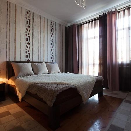 Apartments On Mustafa Ozturk Αλμάτι Εξωτερικό φωτογραφία