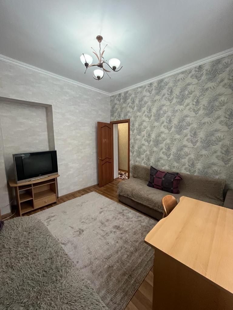 Apartments On Mustafa Ozturk Αλμάτι Εξωτερικό φωτογραφία