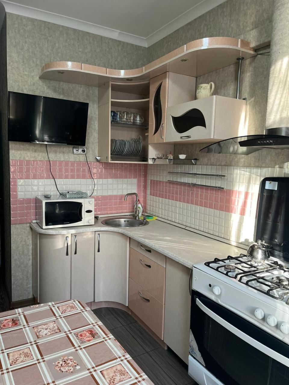 Apartments On Mustafa Ozturk Αλμάτι Δωμάτιο φωτογραφία