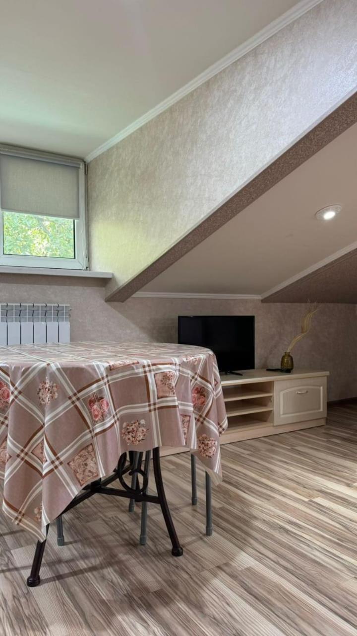 Apartments On Mustafa Ozturk Αλμάτι Εξωτερικό φωτογραφία